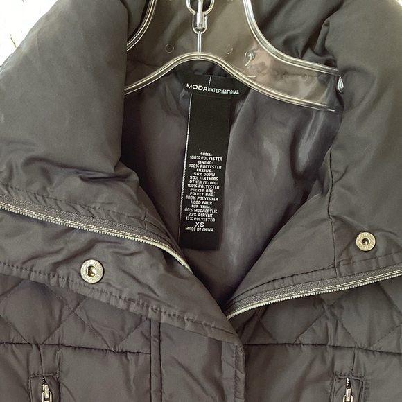 Black padded lightweight jacket - Picture 2 of 3